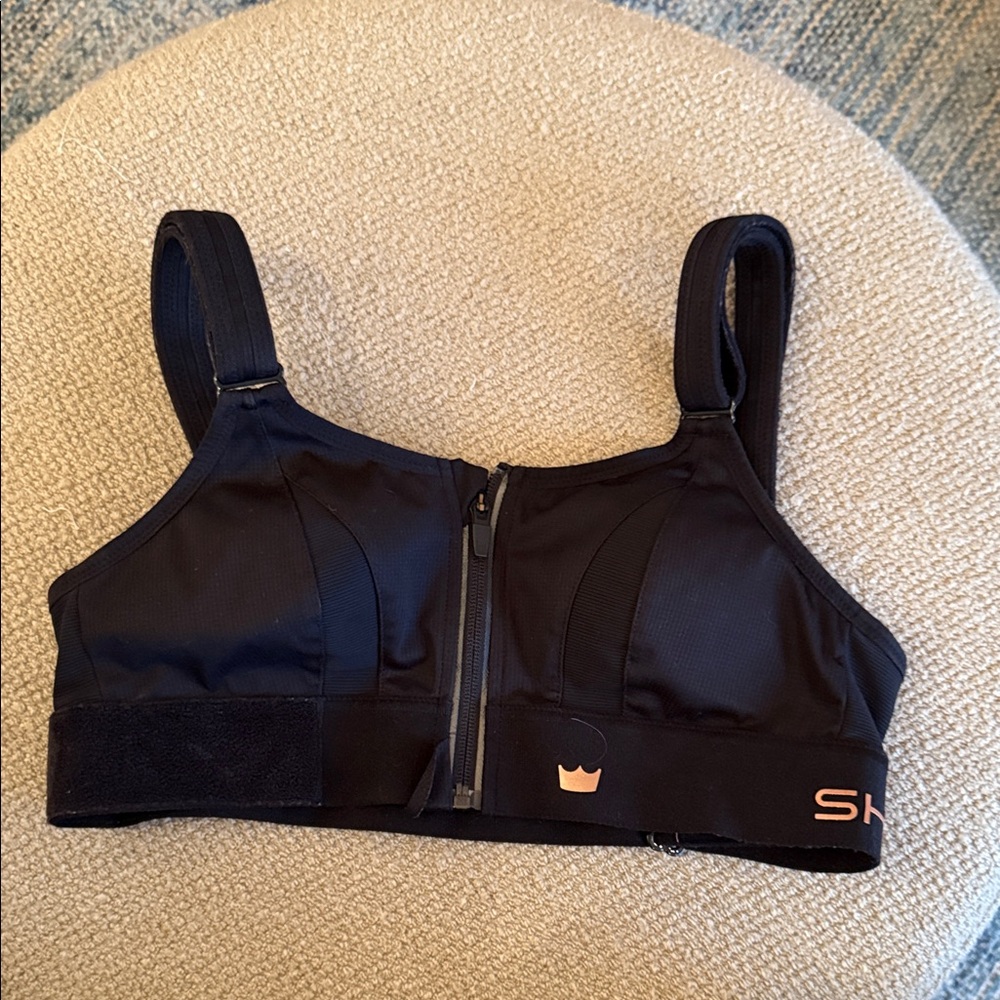 SHEFIT Black Front-Zip Sports/running Bra